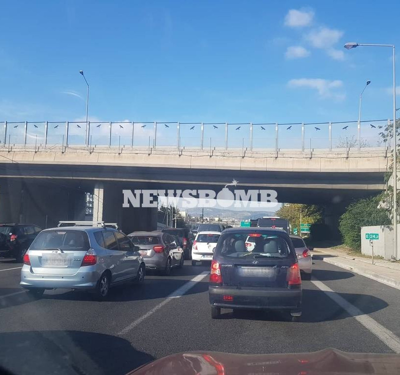 ΕΚΤΑΚΤΟ - Αττική Οδός: Έκλεισε η έξοδος προς Λαμία – Ουρές χιλιομέτρων (pics)