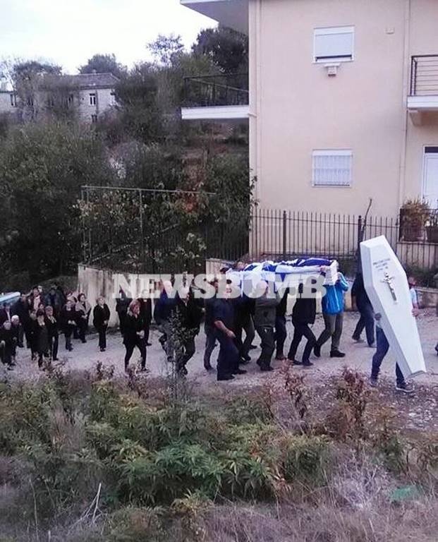 Η Ελλάδα αποχαιρετά τον Κωνσταντίνο Κατσίφα - Οδύνη, σπαραγμός και ενταση στους Βουλιαράτες