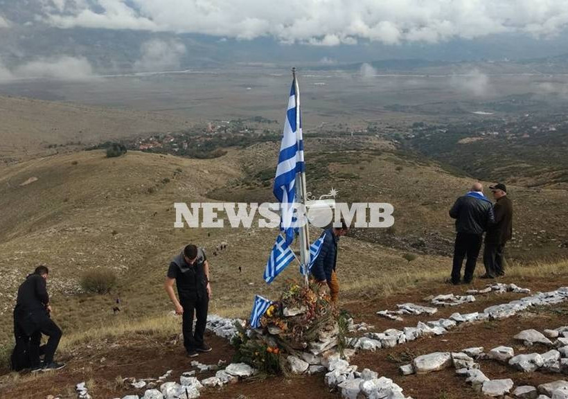 Η Ελλάδα αποχαιρετά τον Κωνσταντίνο Κατσίφα - Οδύνη, σπαραγμός και ενταση στους Βουλιαράτες