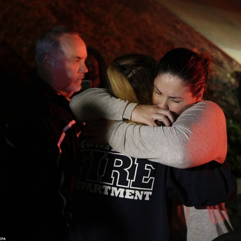 Μακελειό στις ΗΠΑ: Τουλάχιστον 11 οι νεκροί της ένοπλης επίθεσης σε μπαρ της Καλιφόρνια (Pics+Vids)