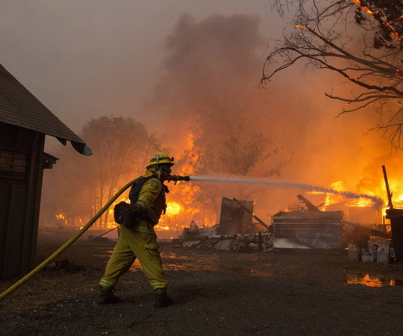 Πύρινη κόλαση στην Καλιφόρνια - Φόβοι για νεκρούς (pics&vids)