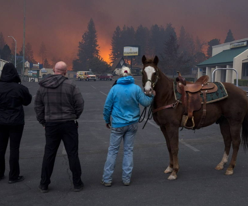 Πύρινη κόλαση στην Καλιφόρνια - Φόβοι για νεκρούς (pics&vids)
