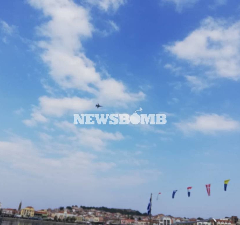 Μυτιλήνη: Έκλεψε την παράσταση η επίδειξη αεροσκάφους F–16  της ΠΑ «ΖΕΥΣ» (pics+vid)