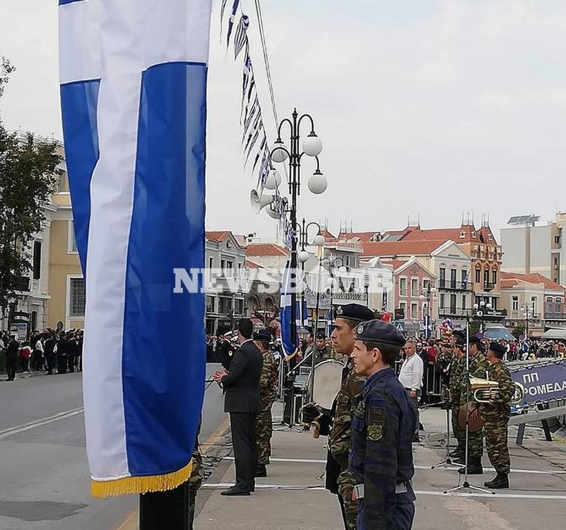 Μυτιλήνη: Έκλεψε την παράσταση η επίδειξη αεροσκάφους F–16  της ΠΑ «ΖΕΥΣ» (pics+vid)