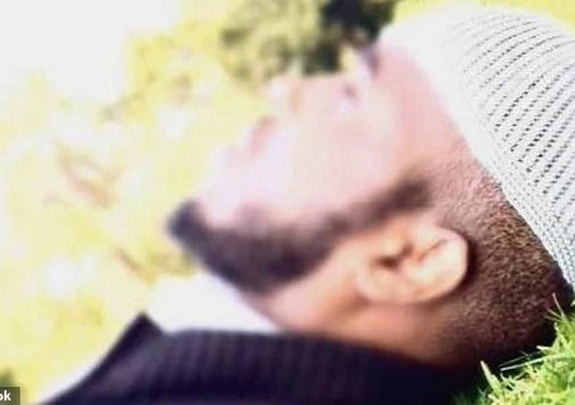 Βίντεο που «παγώνει» το αίμα: O τζιχαντιστής της Μελβούρνης καρφώνει με μαχαίρι θύμα στο λαιμό