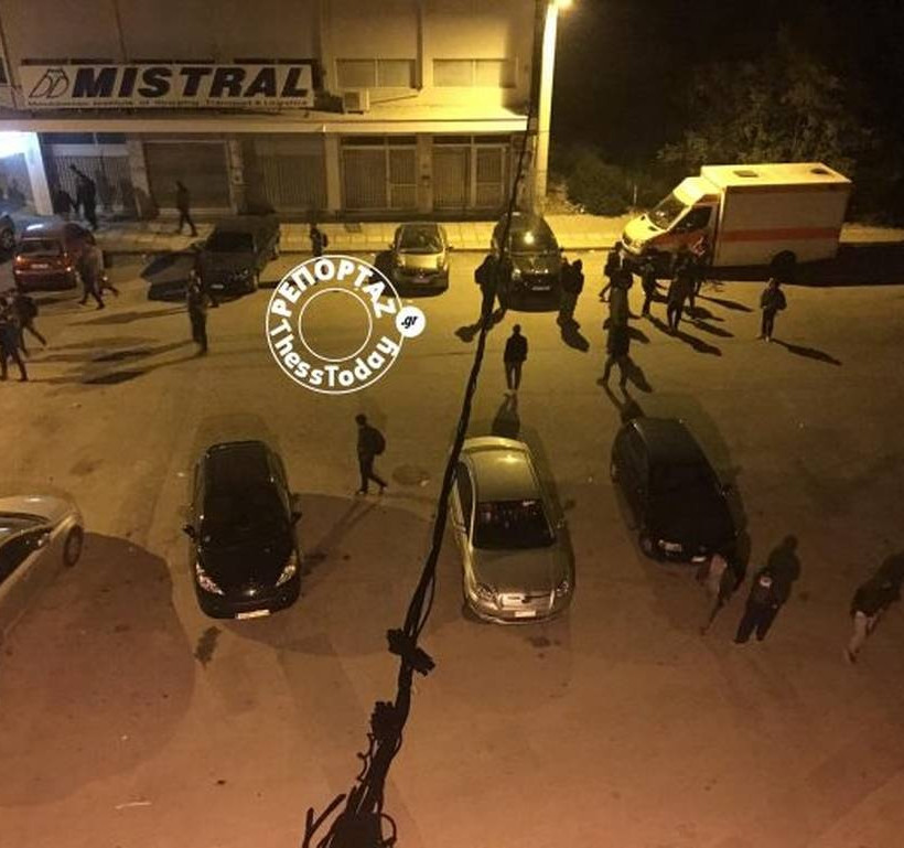 Επεισόδια στη Θεσσαλονίκη: Αλλοδαποί πιάστηκαν στα χέρια μεταξύ τους (pics+vids)