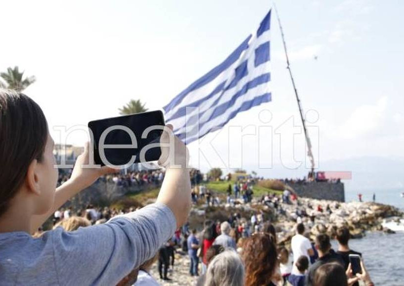 «Έσχισε» τον ουρανό του Ηρακλείου το F-16 με χειριστή τον Δ. Βολακάκη