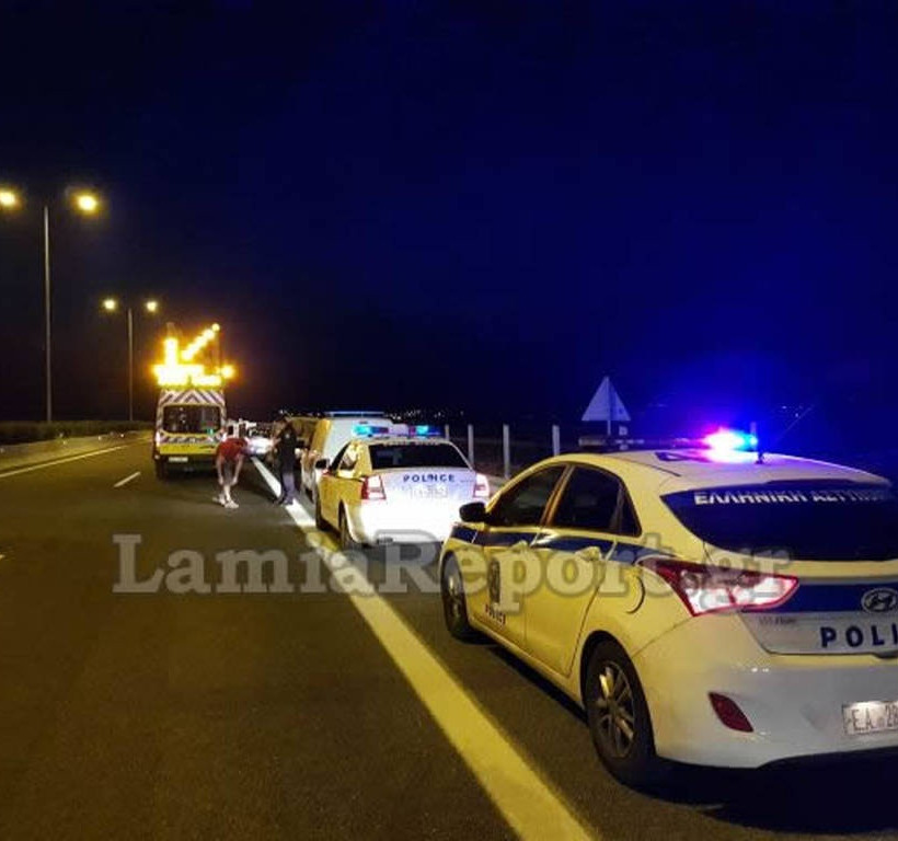 Σοβαρό τροχαίο στη Ε.Ο. Λαμίας - Θεσσαλονίκης: Τούμπαρε βανάκι - Είχε άγιο ο οδηγός (pics)