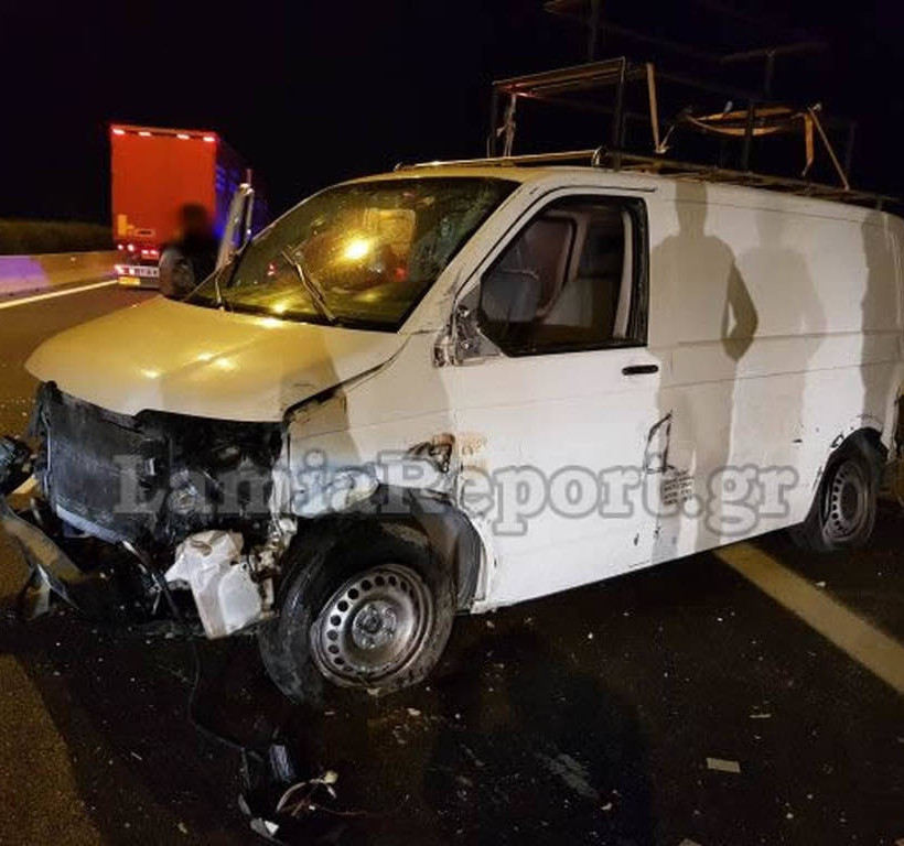 Σοβαρό τροχαίο στη Ε.Ο. Λαμίας - Θεσσαλονίκης: Τούμπαρε βανάκι - Είχε άγιο ο οδηγός (pics)