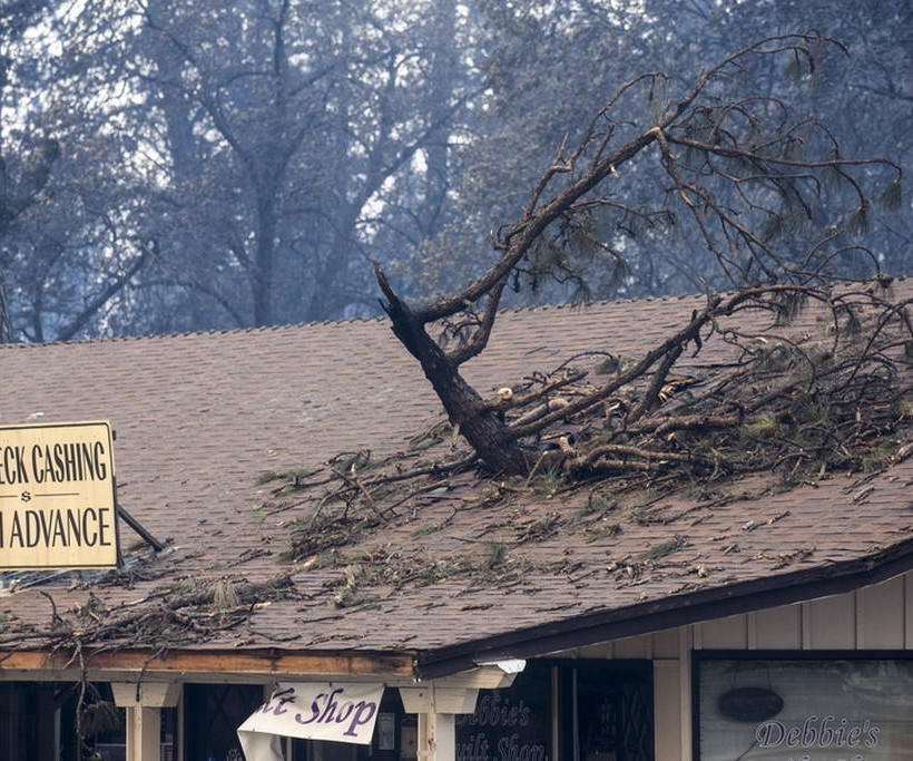 Φρίκη δίχως τέλος: Ανεξέλεγκτες οι φονικές πυρκαγιές στην Καλιφόρνια – Στους 44 οι νεκροί (Vids)