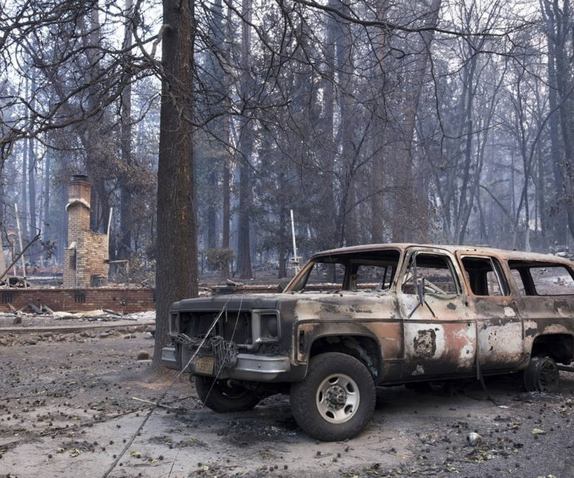 Φρίκη δίχως τέλος: Ανεξέλεγκτες οι φονικές πυρκαγιές στην Καλιφόρνια – Στους 44 οι νεκροί (Vids)
