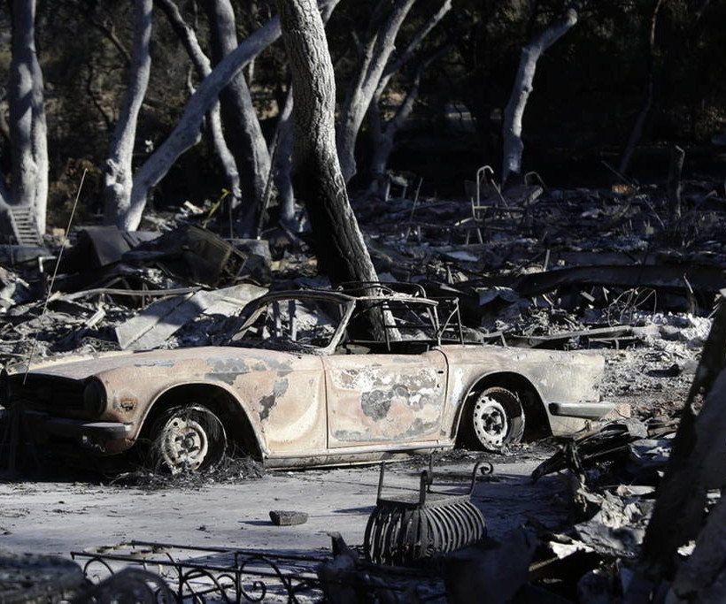 Φρίκη δίχως τέλος: Ανεξέλεγκτες οι φονικές πυρκαγιές στην Καλιφόρνια – Στους 44 οι νεκροί (Vids)