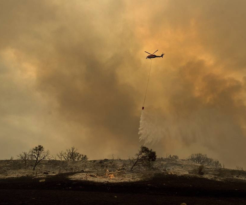 Φρίκη δίχως τέλος: Ανεξέλεγκτες οι φονικές πυρκαγιές στην Καλιφόρνια – Στους 44 οι νεκροί (Vids)