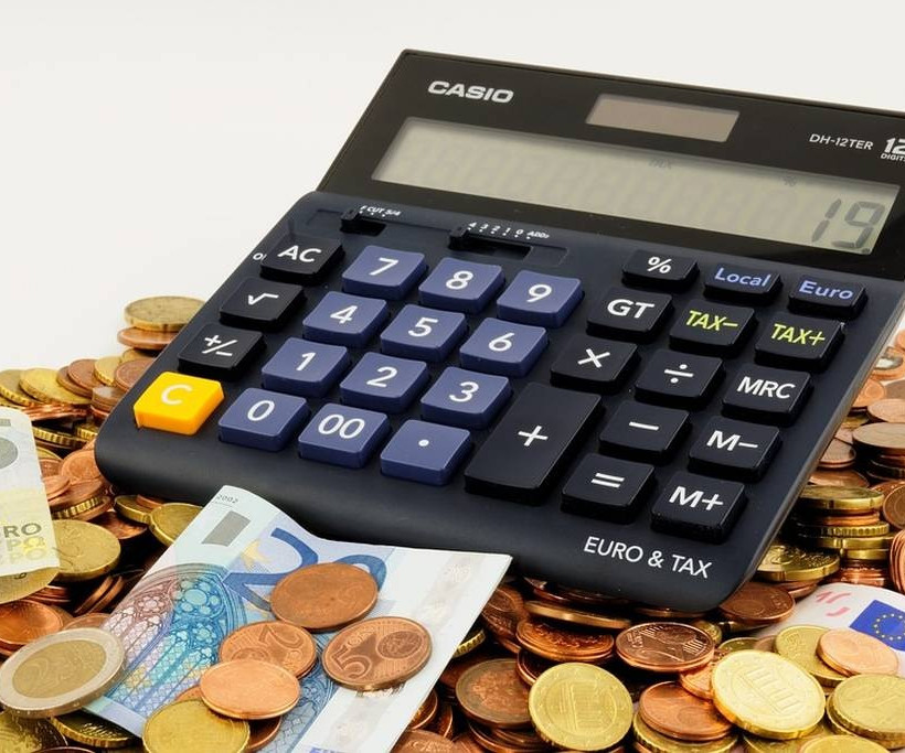 Αναδρομικά: Δείτε τι ποσά θα λάβουν οι δικαιούχοι ανάλογα με τη σύνταξή τους