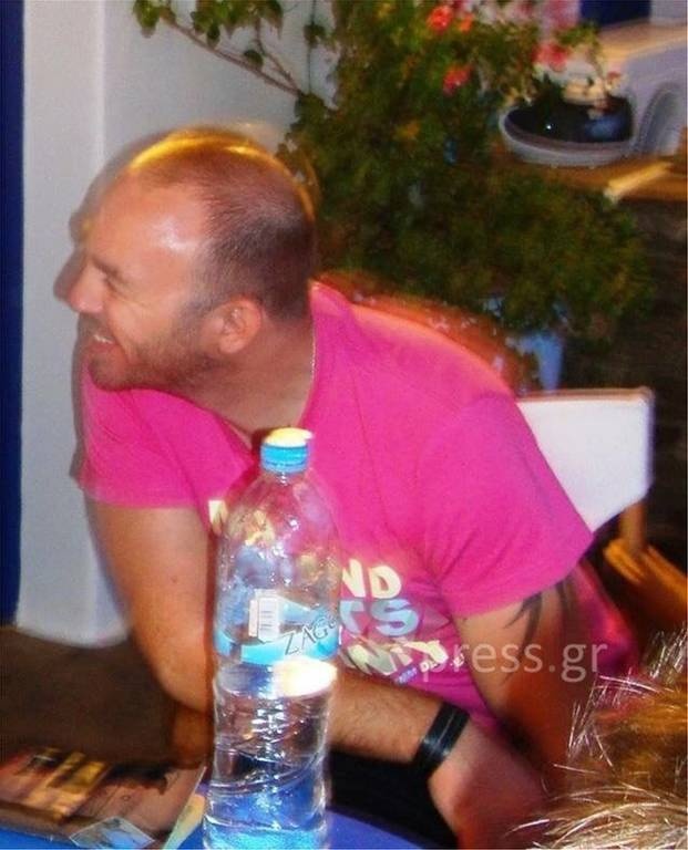 Θρήνος στην Πάτρα: Πατέρας δύο ανηλίκων ο διασώστης του ΕΚΑΒ που σκοτώθηκε μετά τη βάρδιά του (pics)