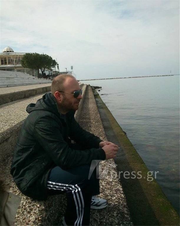 Θρήνος στην Πάτρα: Πατέρας δύο ανηλίκων ο διασώστης του ΕΚΑΒ που σκοτώθηκε μετά τη βάρδιά του (pics)