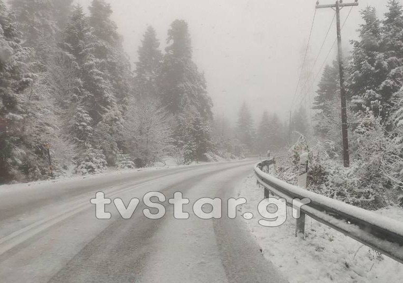 Κακοκαιρία: Ο χιονιάς «χτυπά» την Ελλάδα – Ποιες περιοχές «ντύθηκαν στα λευκά