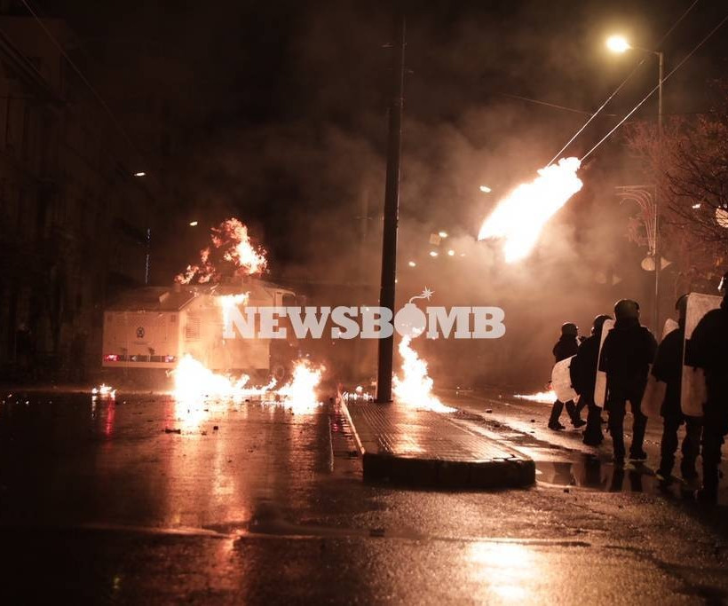 Πολυτεχνείο: Πεδίο μάχης τα Εξάρχεια - Τα επεισόδια μέσα από εικόνες