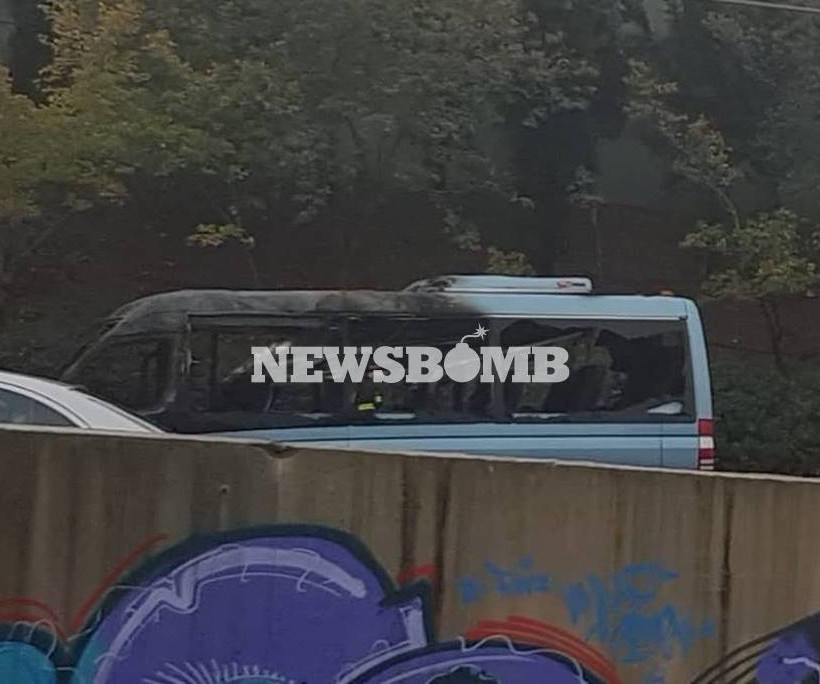 Στις φλόγες αυτοκίνητο στην Αττική Οδό: Ουρές χιλιομέτρων (pics+vid)