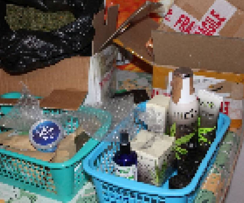 Πειραιάς: Πούλαγαν μέσω ίντερνετ σκευάσματα κάνναβης (pics)