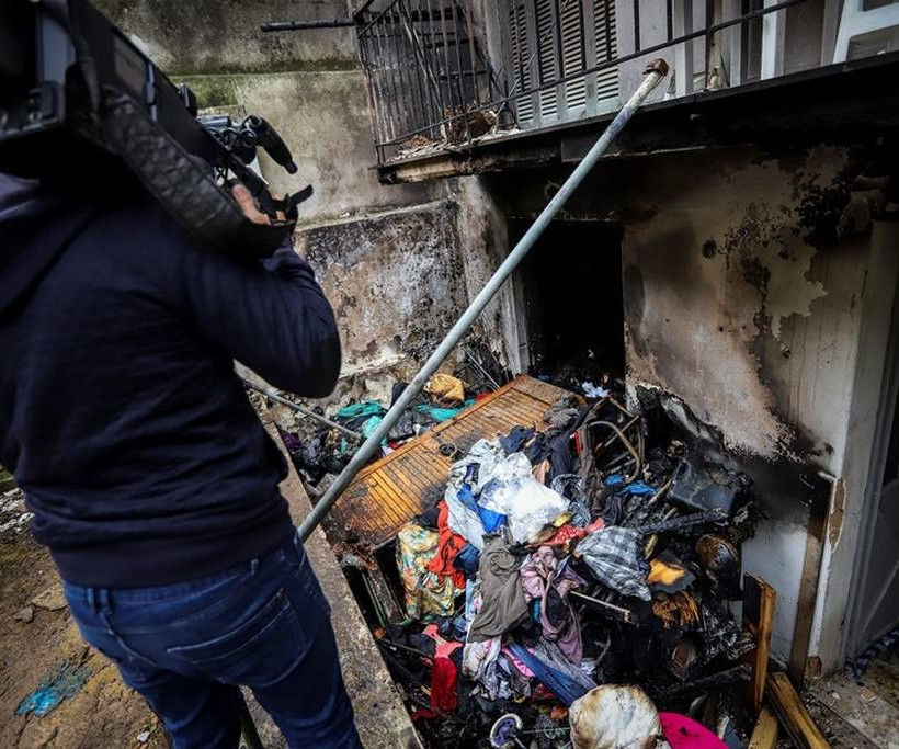 Τραγωδία στο κέντρο της Αθήνας: Νεκρά δύο άτομα από φωτιά σε διαμέρισμα (pics)