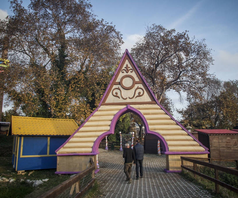 Τρίκαλα: Πυρετώδεις προετοιμασίες για το «Μύλο των ξωτικών» που μαγεύει μικρούς και μεγάλους (pics)