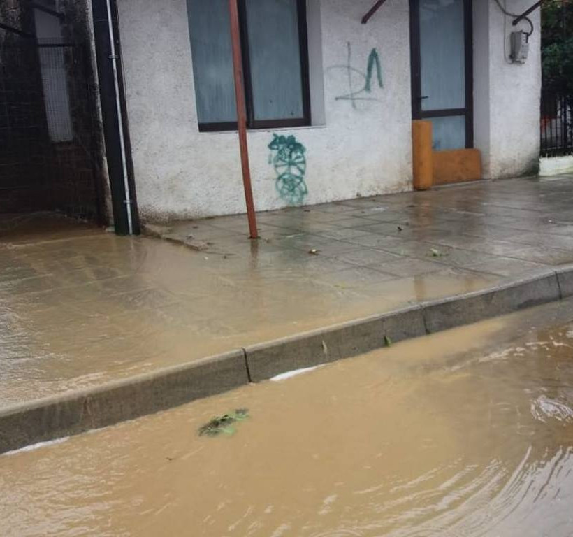 Κακοκαιρία: Αποκομμένα χωριά λόγω της Πηνελόπης στα Άγραφα - Προβλήματα και στο Αγρίνιο (pics&vids)