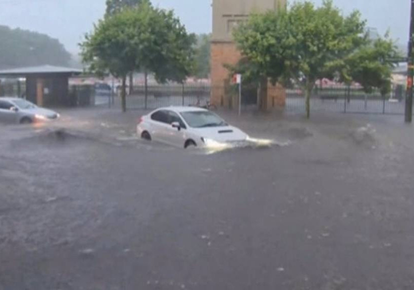 Η «καταιγίδα του αιώνα» σαρώνει την Αυστραλία: Χάος από καταρρακτώδεις βροχές και θυελλώδεις ανέμους
