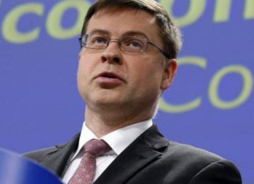 Ντομπρόβσκις: Δεν θα χρειαστούν συνταξιοδοτικές περικοπές