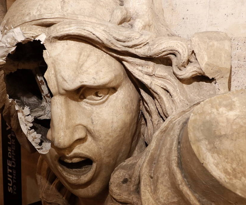 Κρίση στη Γαλλία: Έκτακτη σύσκεψη συγκαλεί ο Μακρόν μετά τα βίαια επεισόδια στο Παρίσι (pics&vids)