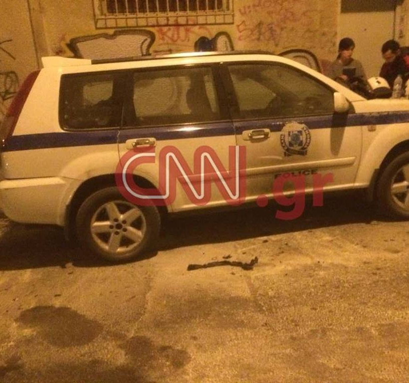 Επίθεση με πέτρες και μολότοφ στο σπίτι του Φλαμπουράρη στα Εξάρχεια