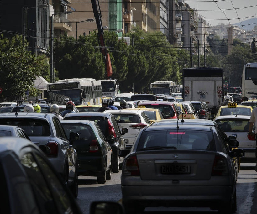 Τέλη κυκλοφορίας 2019: Δείτε ποιοι θα πληρώσουν διπλά τέλη