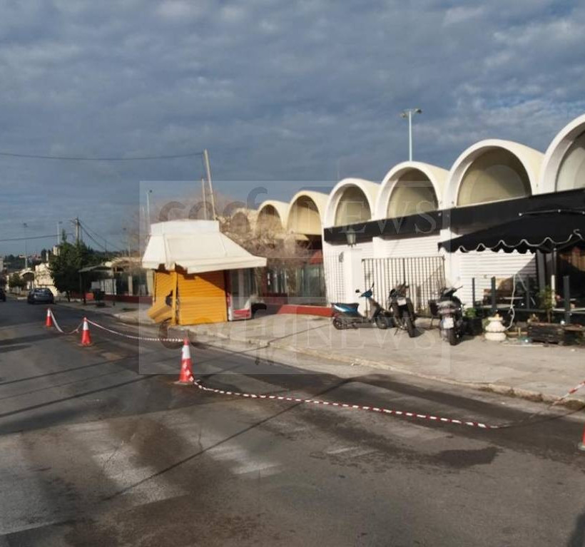 Kέρκυρα: Τρελή πορεία για Ι.Χ. – Άγιο είχαν οι επιβάτες (pics)