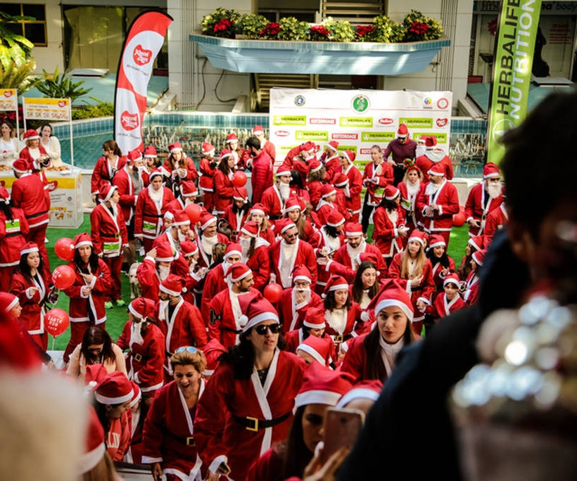 Το Μαρούσι πλημμύρισε αγιοβασίληδες για το 5ο επετειακό, Santa Run!