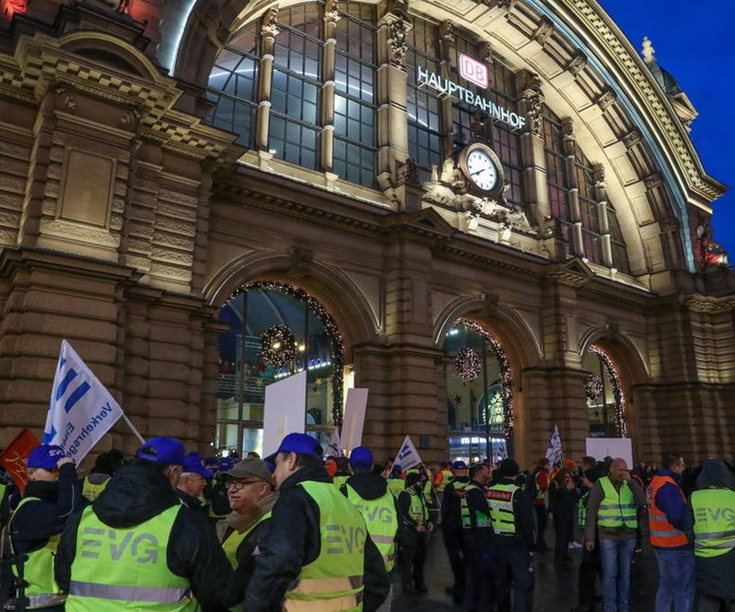 Γερμανία: Χάος από την απεργία των σιδηροδρόμων - Eκατοντάδες ακυρώσεις δρομολογίων (pics)