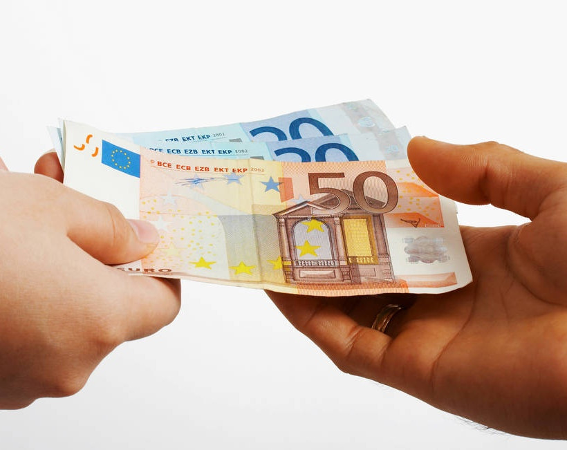 Κοινωνικό Εισόδημα Αλληλεγγύης: Δείτε πότε θα καταβληθούν τα χρήματα στους δικαιούχους 