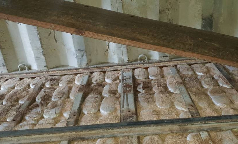 Εικόνες - σοκ: Δείτε πού έκρυβαν τα ναρκωτικά αξίας 100 εκατ. στο φορτηγό πλοίο στην Κρήτη