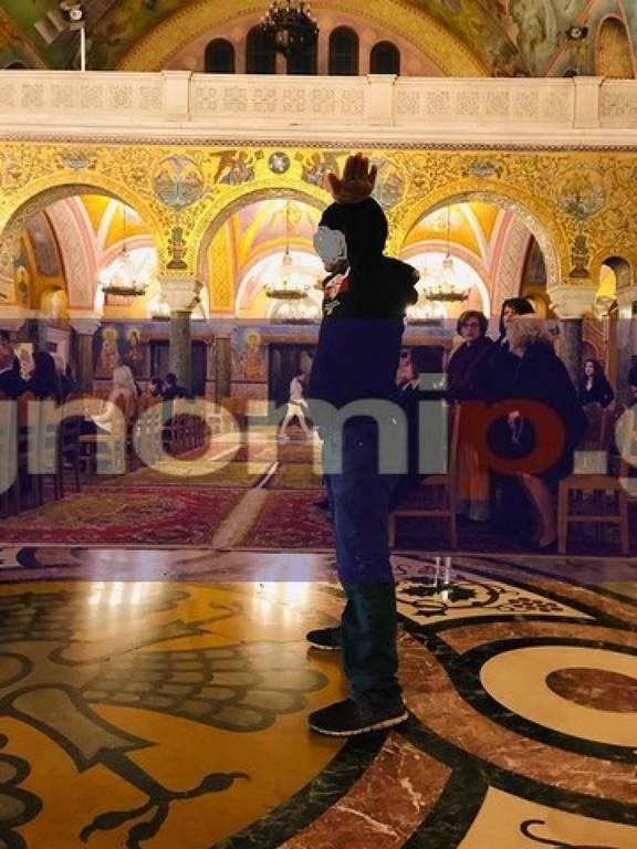 Πάτρα - Πανικός σε γάμο: Άνδρας εισέβαλε με μαχαίρια στην εκκλησία 