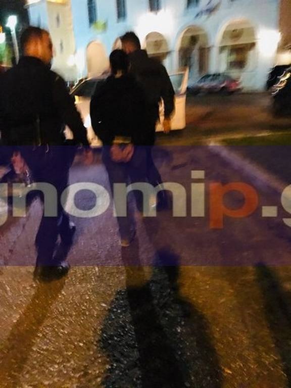 Πάτρα - Πανικός σε γάμο: Άνδρας εισέβαλε με μαχαίρια στην εκκλησία 