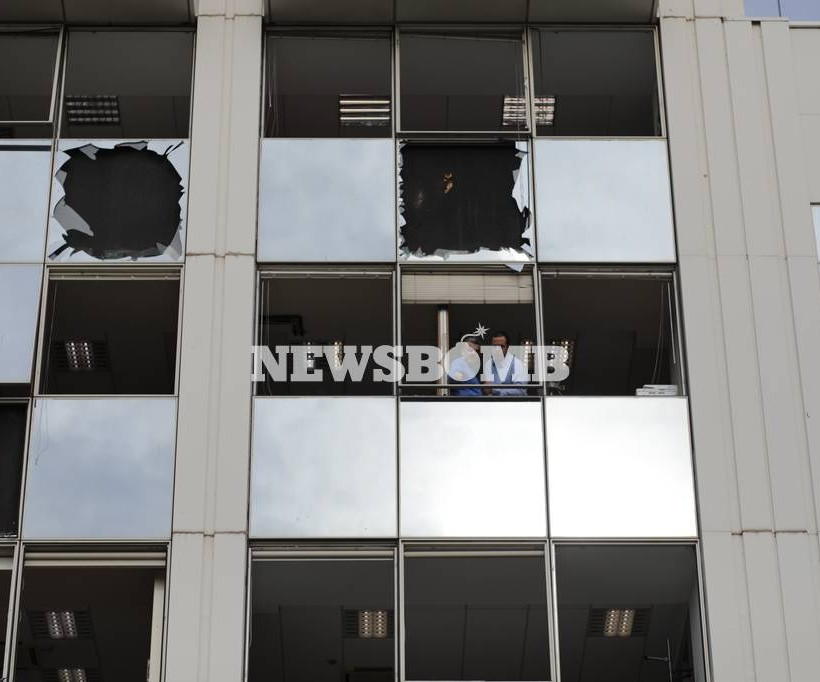 Έκρηξη βόμβας στον ΣΚΑΪ: Δείτε βίντεο και φωτογραφίες από τον τόπο της τρομοκρατικής επίθεσης