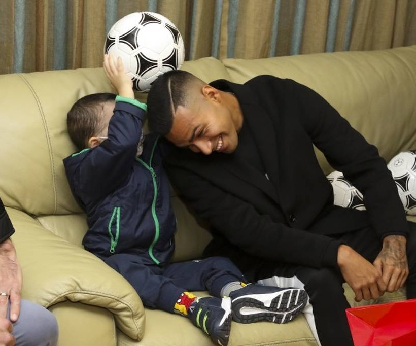 «Stoiximan και ΠΑΕ Ολυμπιακός σκορπίζουν χαμόγελα στους μικρούς ήρωες της Φλόγας»