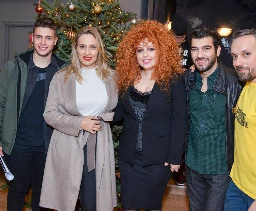 Την Τρίτη πραγματοποιήθηκε η επίσημη πρεμιέρα της κωμωδίας «Οι Έξαλλοι» στο Θέατρο ΑΘΗΝΑ