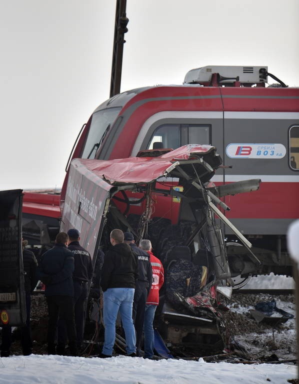 Τραγωδία στη Σερβία: Τρένο συγκρούστηκε με λεωφορείο - Πέντε νεκροί