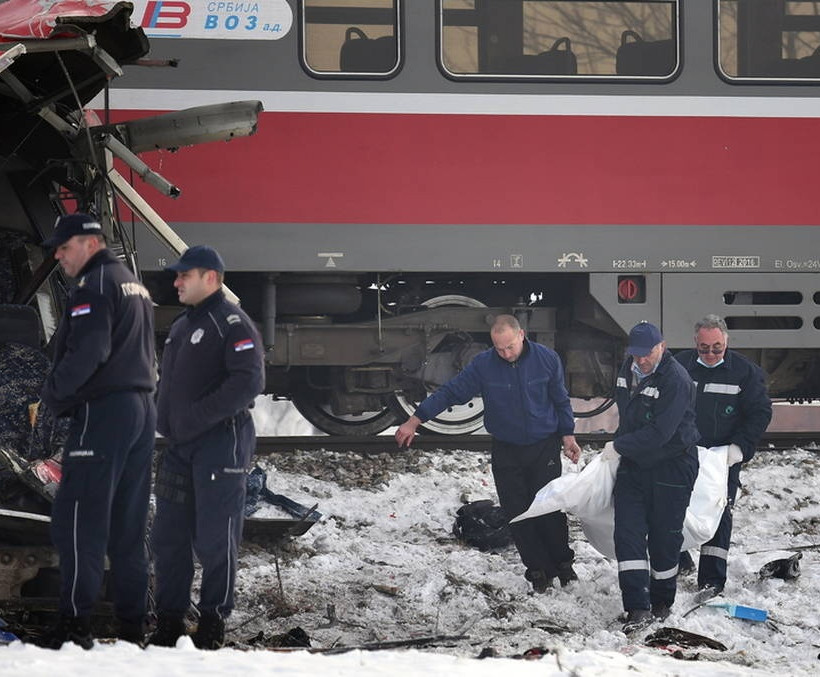 Τραγωδία στη Σερβία: Τρένο συγκρούστηκε με λεωφορείο - Πέντε νεκροί