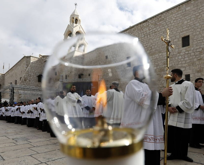 Χριστούγεννα 2018: Χιλιάδες πιστοί απ' όλο τον κόσμο συρρέουν στη Βηθλεέμ (pics)
