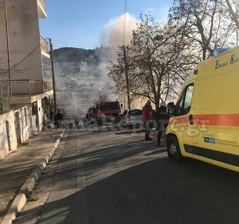Πυρκαγιά σε μονοκατοικία στη Λαμία (pics)