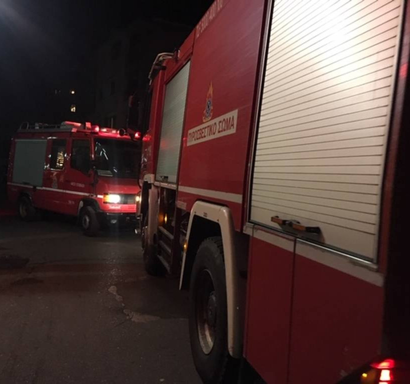 Συναγερμός στο Αγρίνιο για φωτιά σε αυτοκίνητο (pics)