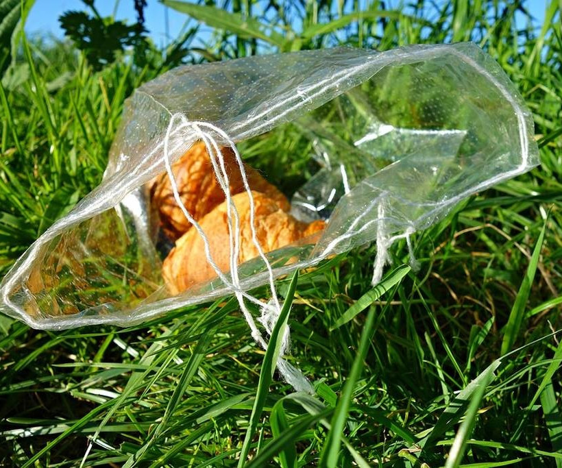 Δείτε ΕΔΩ πόσο θα πληρώνετε το 2019 για μία πλαστική σακούλα