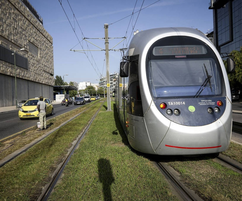 Το τραμ αλλάζει χρώμα (pic)