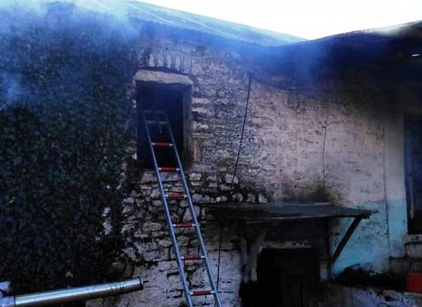 Ιωάννινα: Άγιο είχε γιαγιά 102 χρονών - Βγήκε ζωντανή από τις φλόγες (pics)